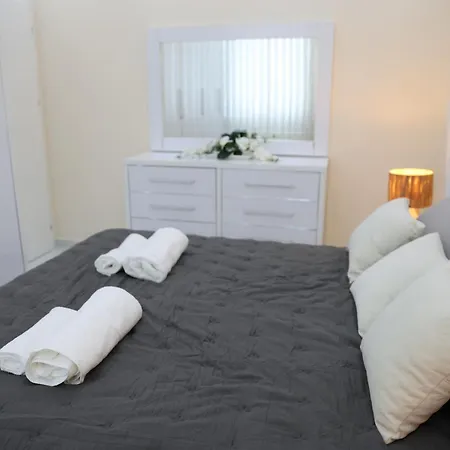 Raina Luxury Apartment